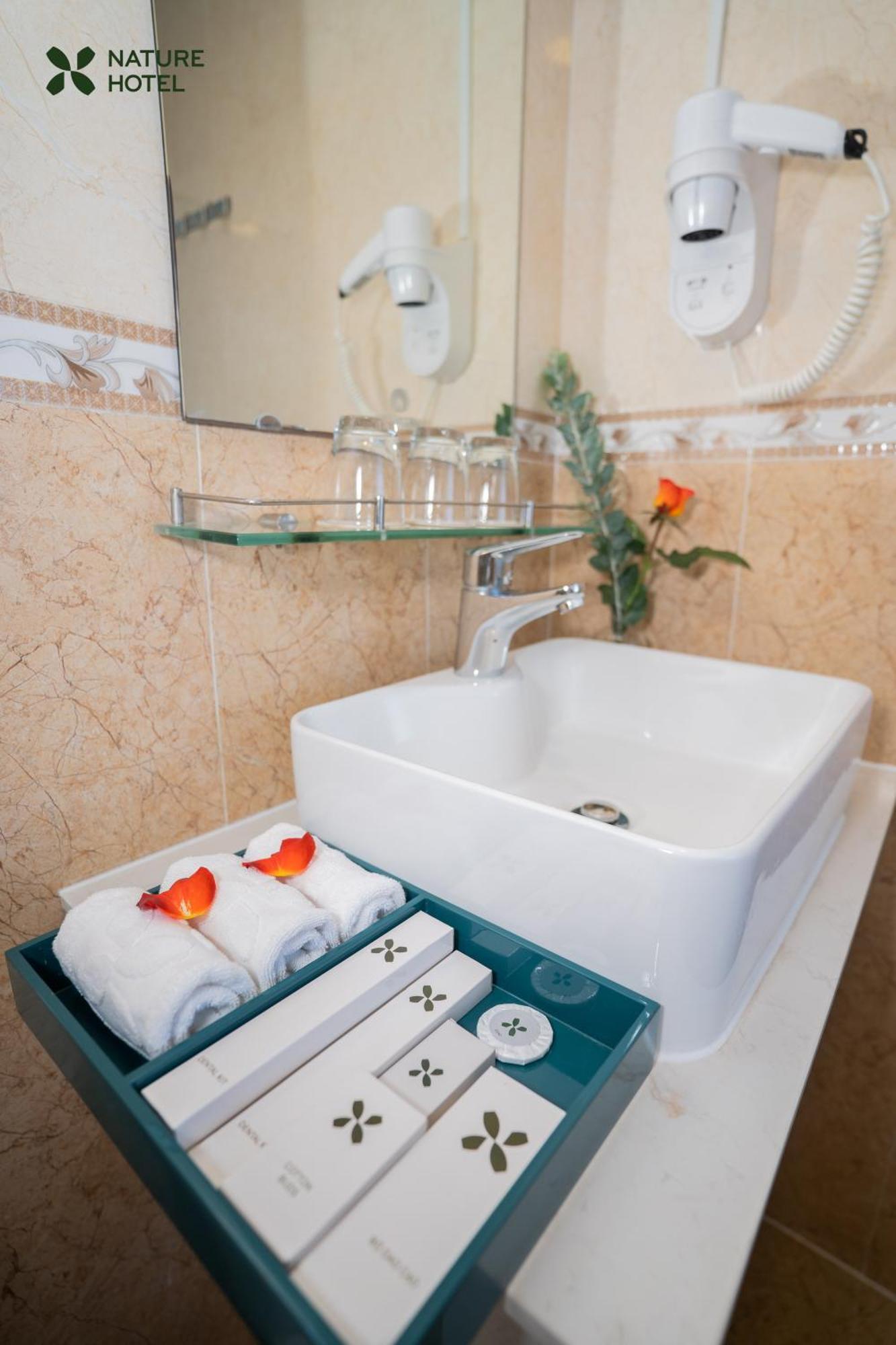Nature Hotel - Dalat 3 Екстер'єр фото